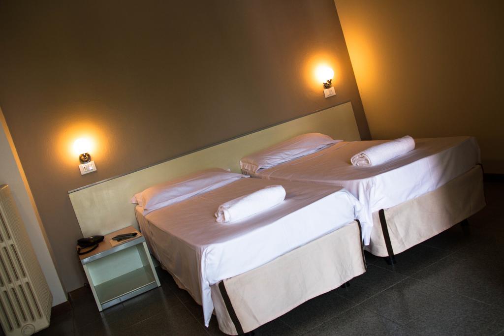 Arianna Hotel 2*
