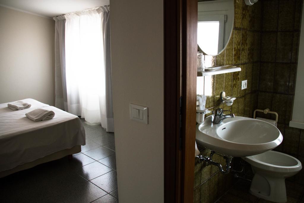 Arianna Hotel 2*